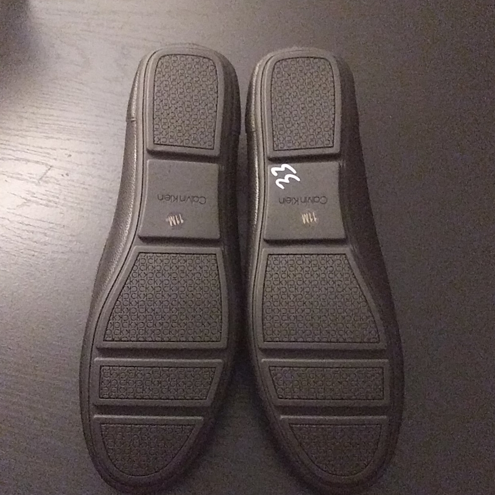 Shoes - Picture 2 of 8